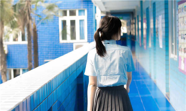 万荣如何找到一个可以帮助我生孩子的女人？